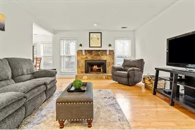 1009 Lake Pointe Circle, Roswell, GA 30075 - Photo 3