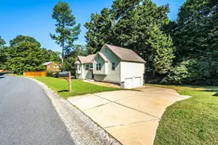 3907 Robin Ct, Acworth, GA 30101 - Photo 3