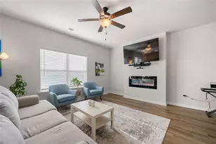 925 Lakehaven Ln, Loganville, GA 30052 - Photo 9