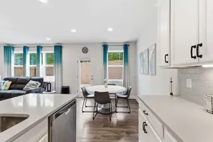 325 Hayden Cir, Woodstock, GA 30189 - Photo 11