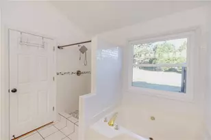 5790 Newberry Point Dr, Flowery Branch, GA 30542 - Photo 27