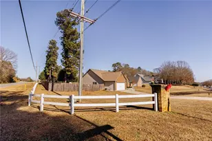 5790 Newberry Point Dr, Flowery Branch, GA 30542 - Photo 3