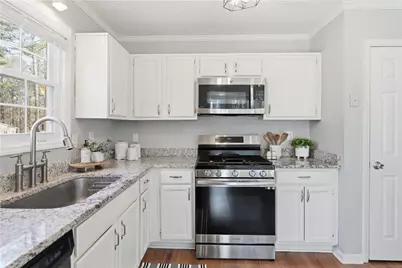 4960 Sugar Creek Drive, Sugar Hill, GA 30518 - Photo 9