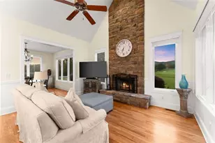 526 Orchard Dr, Clarkesville, GA 30523 - Photo 9