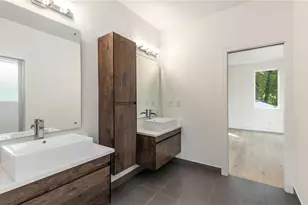 1045 Shepherds Ln NE, Atlanta, GA 30324 - Photo 31