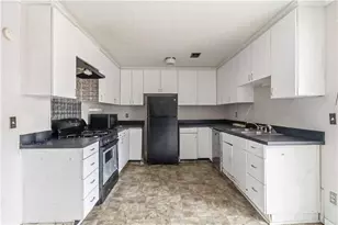 6405 Kensington Ct, Austell, GA 30106 - Photo 9