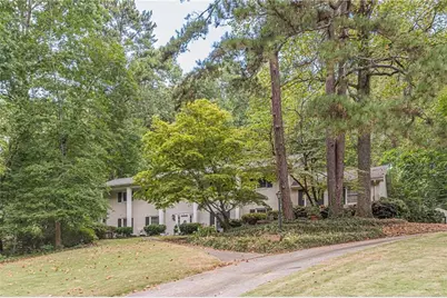 2985 Duke Of Gloucester, Atlanta, GA 30344 - Photo 3