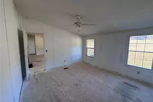 196 Westmoreland Meadows Dr, Cleveland, GA 30528 - Photo 5