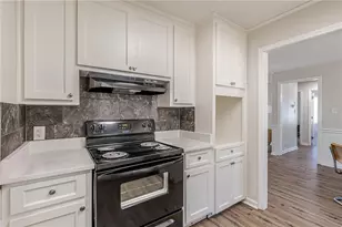 9178 Lakeview Dr, Covington, GA 30014 - Photo 15