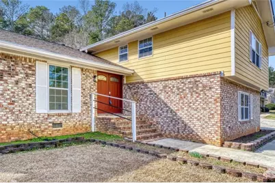 2201 Colonial Oak Way, Stone Mountain, GA 30087 - Photo 3