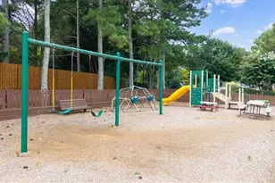 1585 Pinebreeze Dr, Marietta, GA 30062 - Photo 27