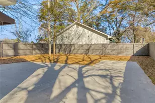 145 E Oak Street E, Lawrenceville, GA 30046 - Photo 23
