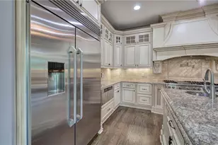 4076 Peachtree Dunwoody Road NE, Atlanta, GA 30342 - Photo 13