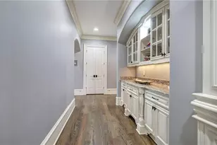 4076 Peachtree Dunwoody Road NE, Atlanta, GA 30342 - Photo 11