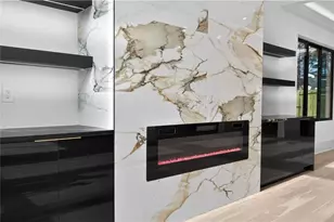 1343 Merry Ln NE, Atlanta, GA 30329 - Photo 15