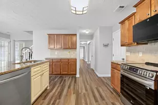 3338 Gardenside Walk, Loganville, GA 30052 - Photo 11