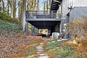 550 Forest Hills Dr, Atlanta, GA 30342 - Photo 49