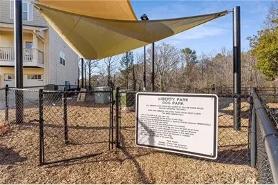 1040 Liberty Parkway NW, Atlanta, GA 30318 - Photo 23