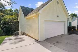 4827 Daintree Ct, Flowery Branch, GA 30542 - Photo 3