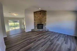 915 Fox Valley Ct, Stone Mountain, GA 30088 - Photo 3