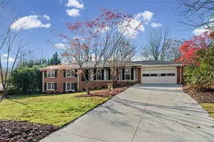 2667 Fontainebleau Dr, Dunwoody, GA 30360 - Photo 5