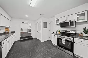 5490 Chemin De Vie, Atlanta, GA 30342 - Photo 11