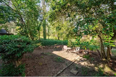 5490 Chemin De Vie, Atlanta, GA 30342 - Photo 31