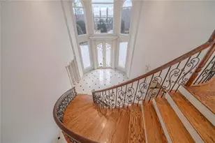 8330 Jett Ferry Rd, Sandy Springs, GA 30350 - Photo 9