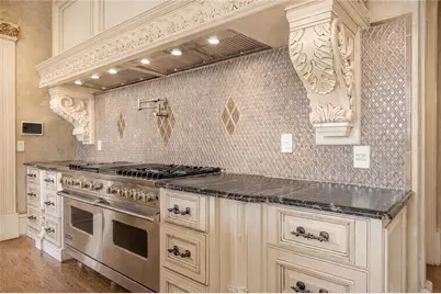 8330 Jett Ferry Road, Sandy Springs, GA 30350 - Photo 15