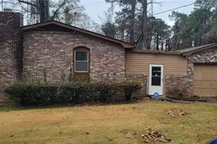 747 Dixon Rd, Jonesboro, GA 30238 - Photo 1