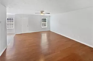 297 Lambert Overlook Cir, Carrollton, GA 30117 - Photo 3