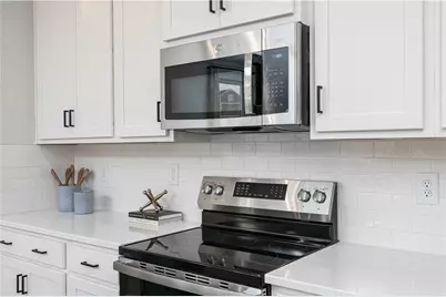 860 Leraes Way, Loganville, GA 30052 - Photo 7