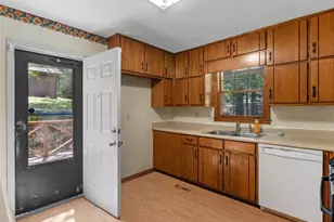 8294 Winston Way, Jonesboro, GA 30236 - Photo 11