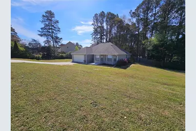 8425 Falling Rocks Way, Lithonia, GA 30058 - Photo 3