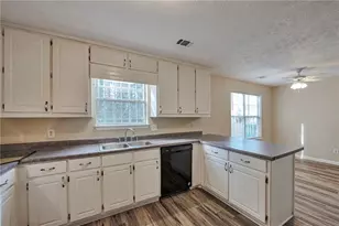 8239 Valley Bluff, Riverdale, GA 30274 - Photo 13