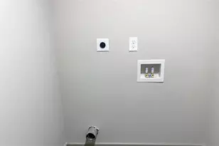 664 Florence Pl NW, Atlanta, GA 30318 - Photo 13