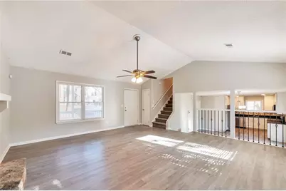 1012 Mainstreet Lake Drive, Stone Mountain, GA 30088 - Photo 5