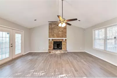 1012 Mainstreet Lake Drive, Stone Mountain, GA 30088 - Photo 3