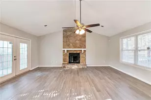 1012 Mainstreet Lake Dr, Stone Mountain, GA 30088 - Photo 3