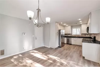 1012 Mainstreet Lake Drive, Stone Mountain, GA 30088 - Photo 7