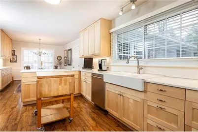 690 Fair Oaks Manor, Atlanta, GA 30327 - Photo 7