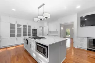 8705 River Bluff Ln, Roswell, GA 30076 - Photo 17