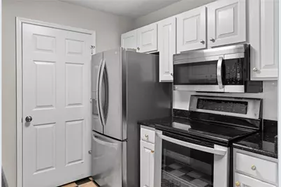 1074 Peachtree Walk NE #B301, Atlanta, GA 30309 - Photo 9