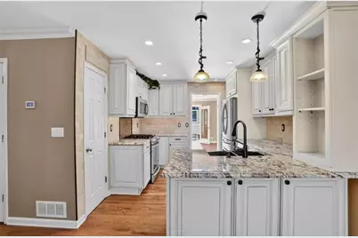 1352 Sheffield Glen Way NE, Atlanta, GA 30329 - Photo 5