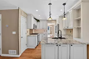 1352 Sheffield Glen Way NE, Atlanta, GA 30329 - Photo 5