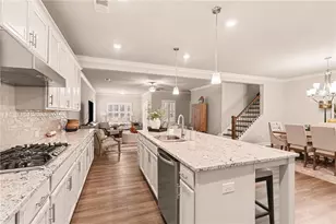 555 Timberbrook Dr, Sharpsburg, GA 30277 - Photo 9