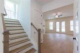 8290 Creekside Overlook Dr, Gainesville, GA 30506 - Photo 11