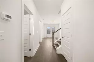 8320 Creekside Overlook Dr, Gainesville, GA 30506 - Photo 11