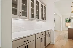 8330 Creekside Overlook Dr, Gainesville, GA 30506 - Photo 7