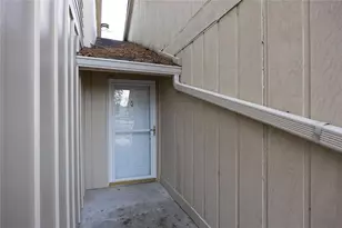 1900 Powers Ferry Trce SE, Marietta, GA 30067 - Photo 3